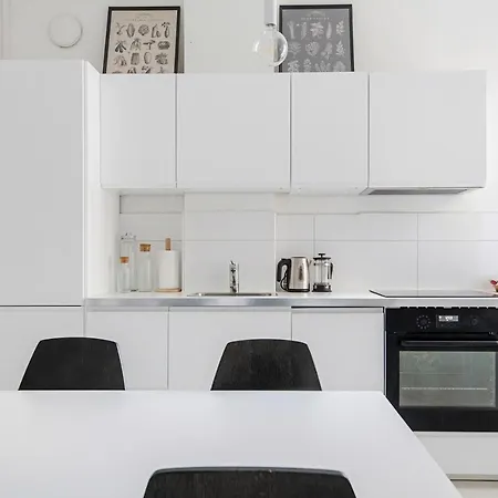 Wehost Studio For 4 With A Soothing Inner Yard Park View *