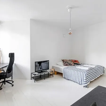 Wehost Studio For 4 With A Soothing Inner Yard Park View Apartamento Helsinki