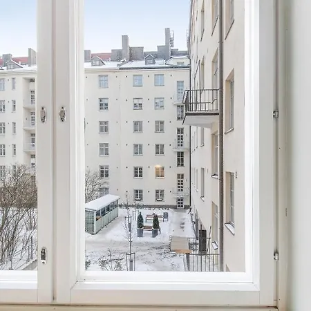 Wehost Studio For 4 With A Soothing Inner Yard Park View Ελσίνκι